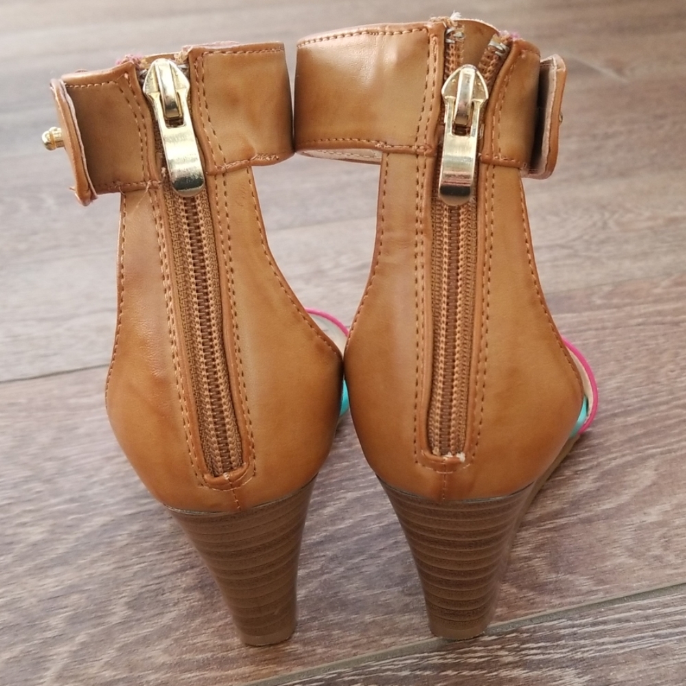 Bright Sandles - image 2